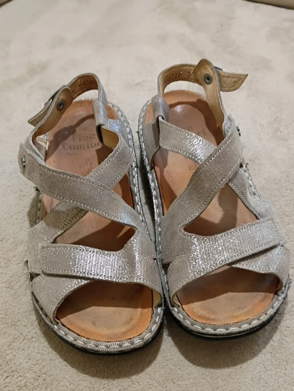 Finn Comfort Women's Leather Sandals in Taupe Metallic.Very Good Condition